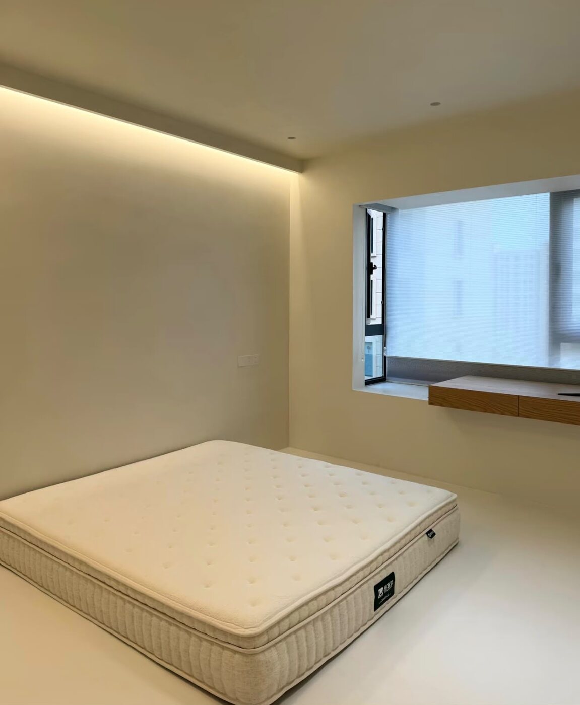 Bedroom · Cove-lit