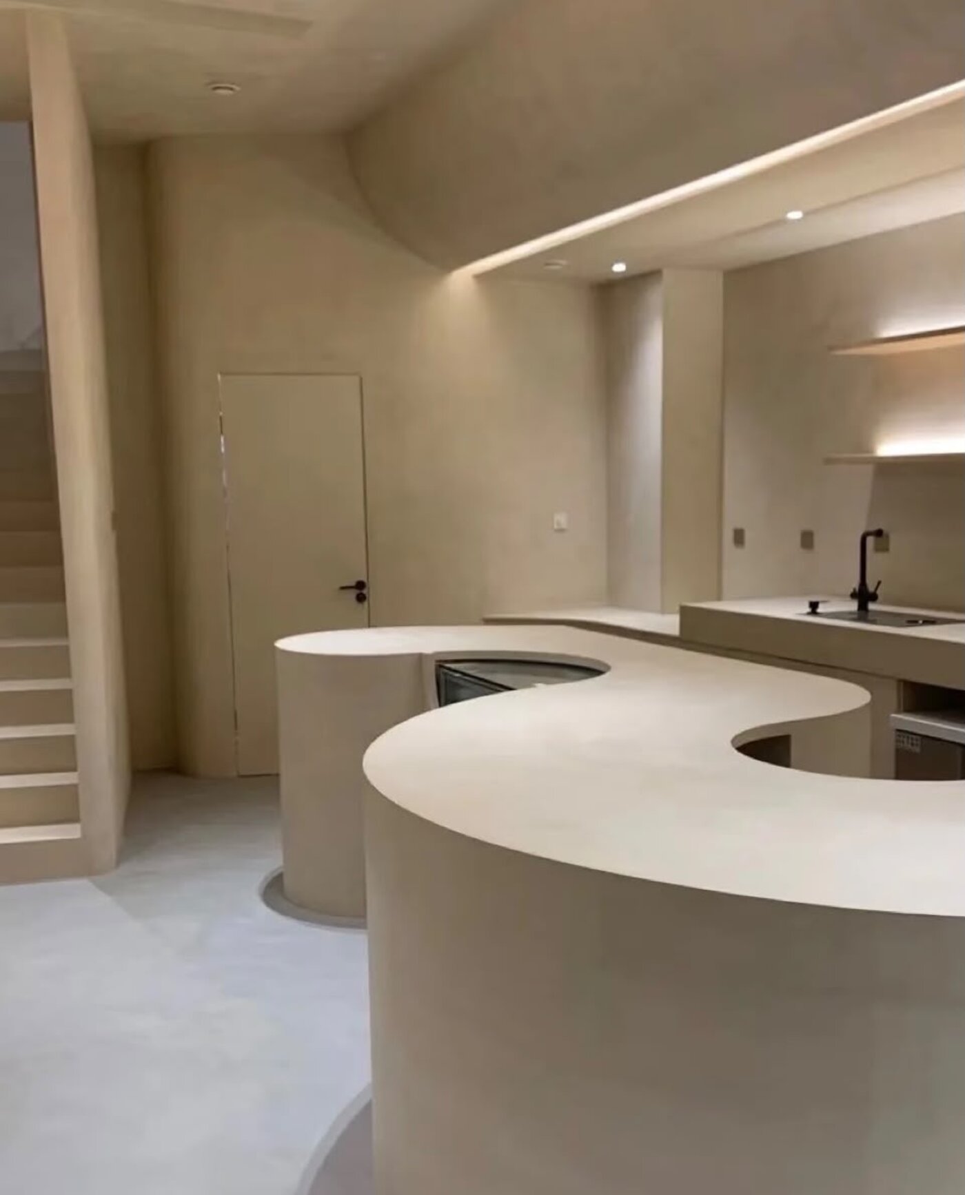 Kitchen · Curved island