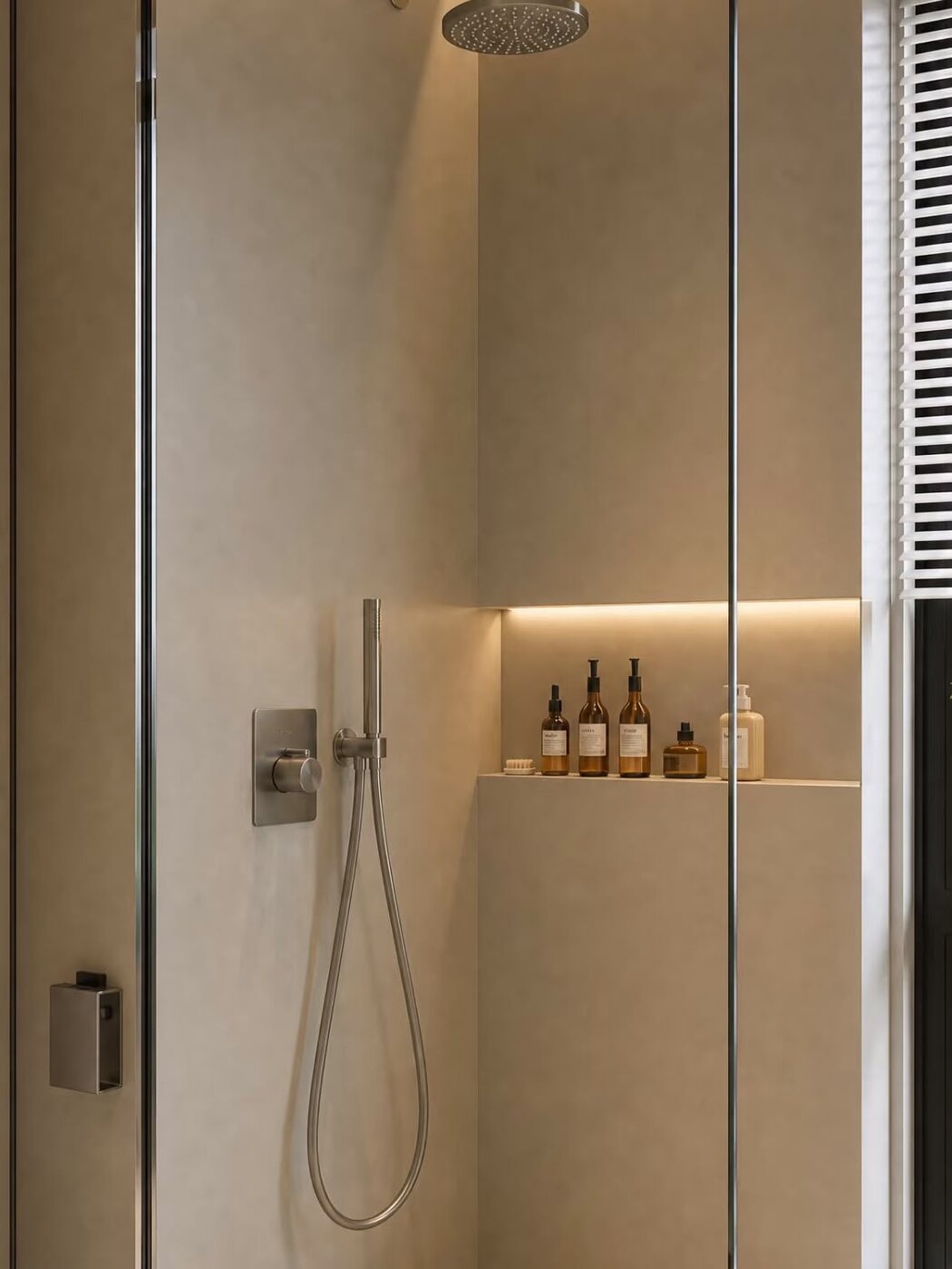 Shower · Niche